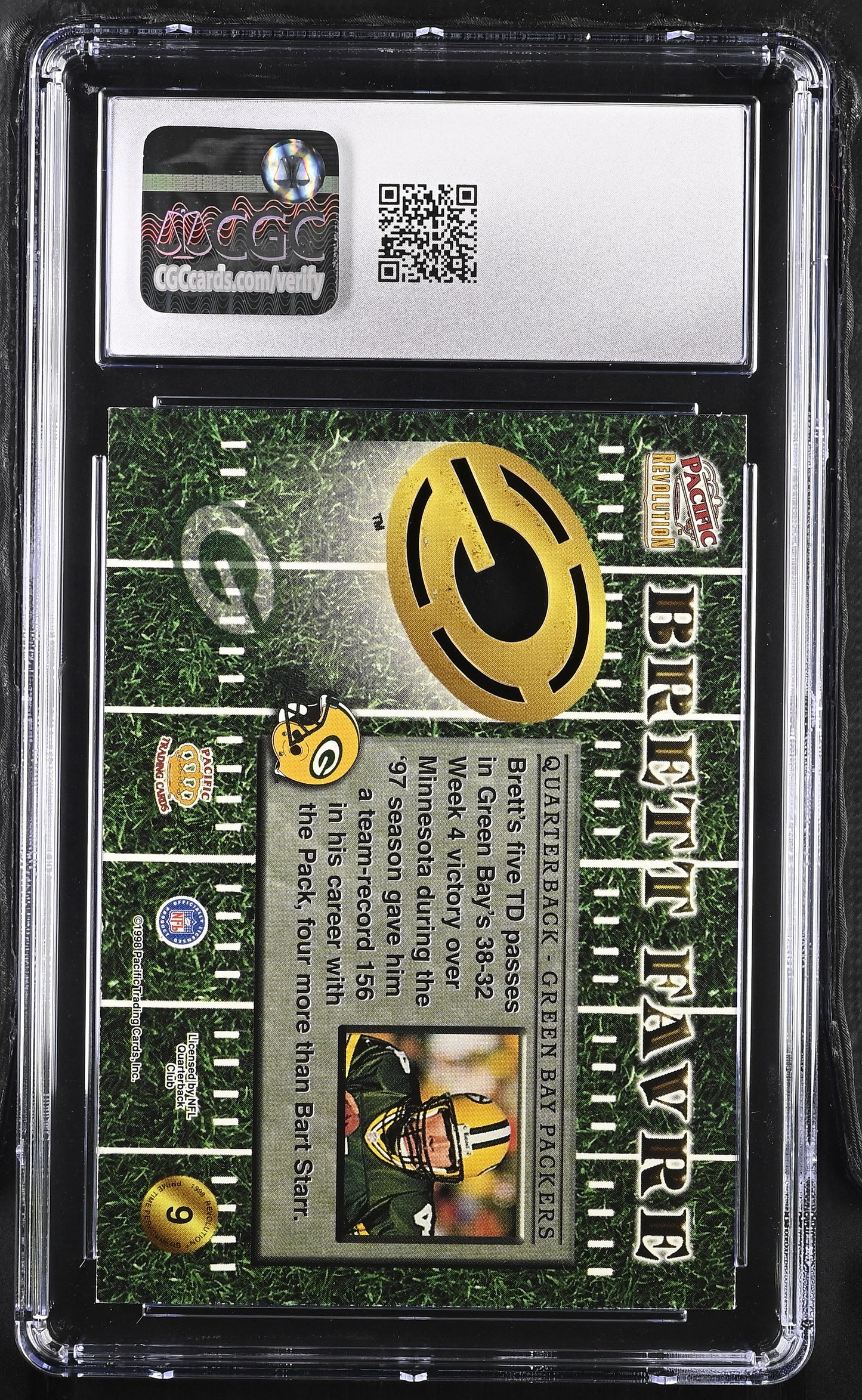 1998 Pacific Revolution Brett Favre #9 Prime Time Performers CGC 8.5