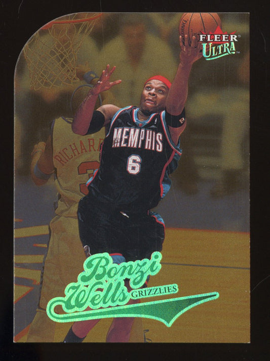 2004 Fleer Ultra Bonzi Wells #128 Gold Medallion