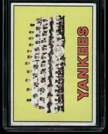 1966 Topps #131 New York Yankees Team Batting Leaders Mantle